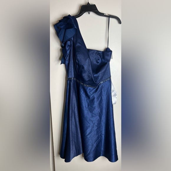 NWOT Mac Duggal One-Shoulder Navy Dress SZ 16 - Picture 4 of 8